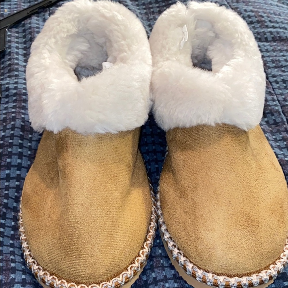 Aeropostale Slippers